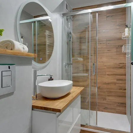 Riverside - Kamienna Grobla 24 By Lion